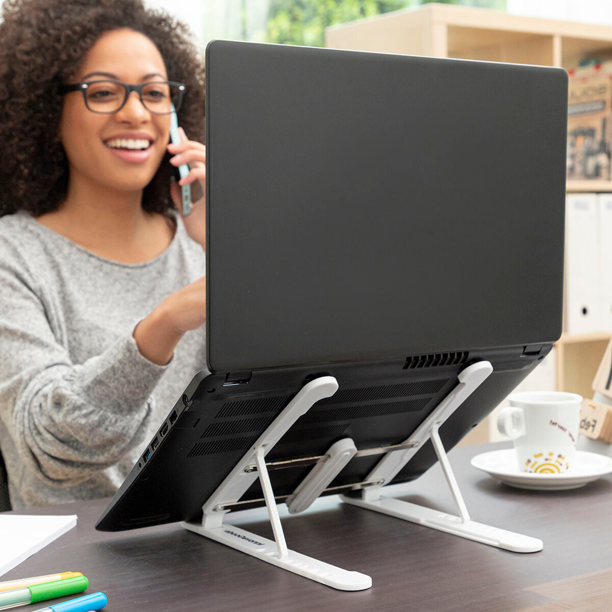 Flappot fällbart och justerbart laptopställ InnovaGoods